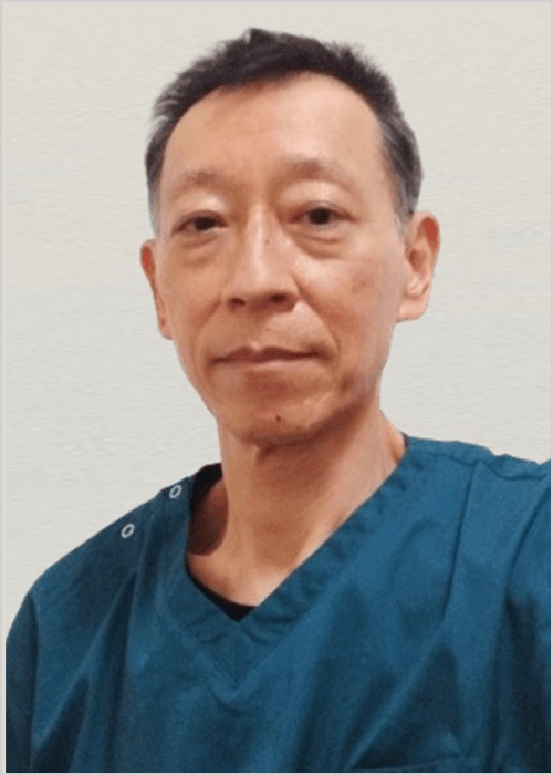 歯科医師：鴻丸 稔
